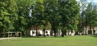 Herrenhaus Vatla, Blick auf Vorderhaeuser - P0001326 cr.jpg 6.5K